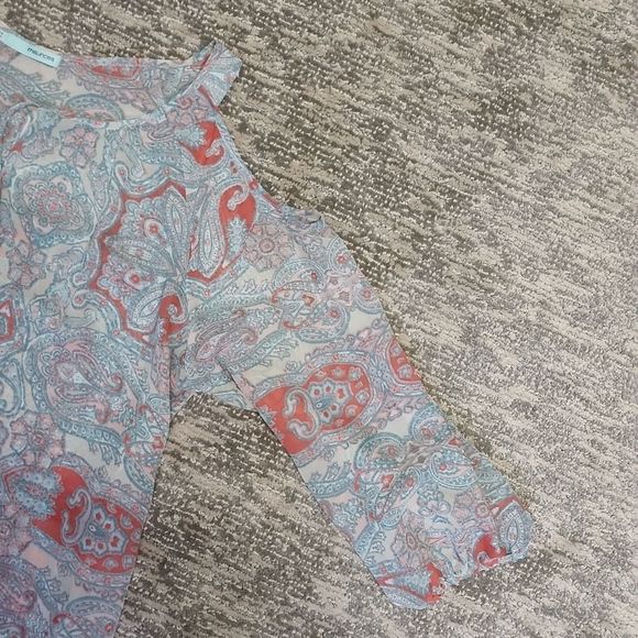 Maurices brand cold shoulder blouse - Picture 9 of 10